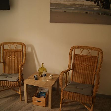 Bed and Breakfast La Longere De Suzanne Arrest Екстер'єр фото