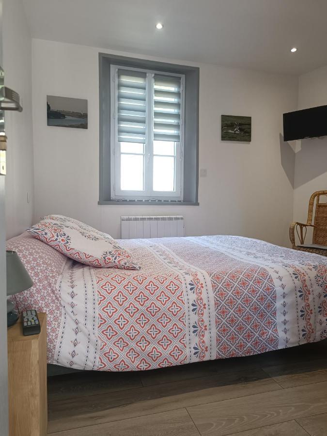 Bed and Breakfast La Longere De Suzanne Arrest Екстер'єр фото