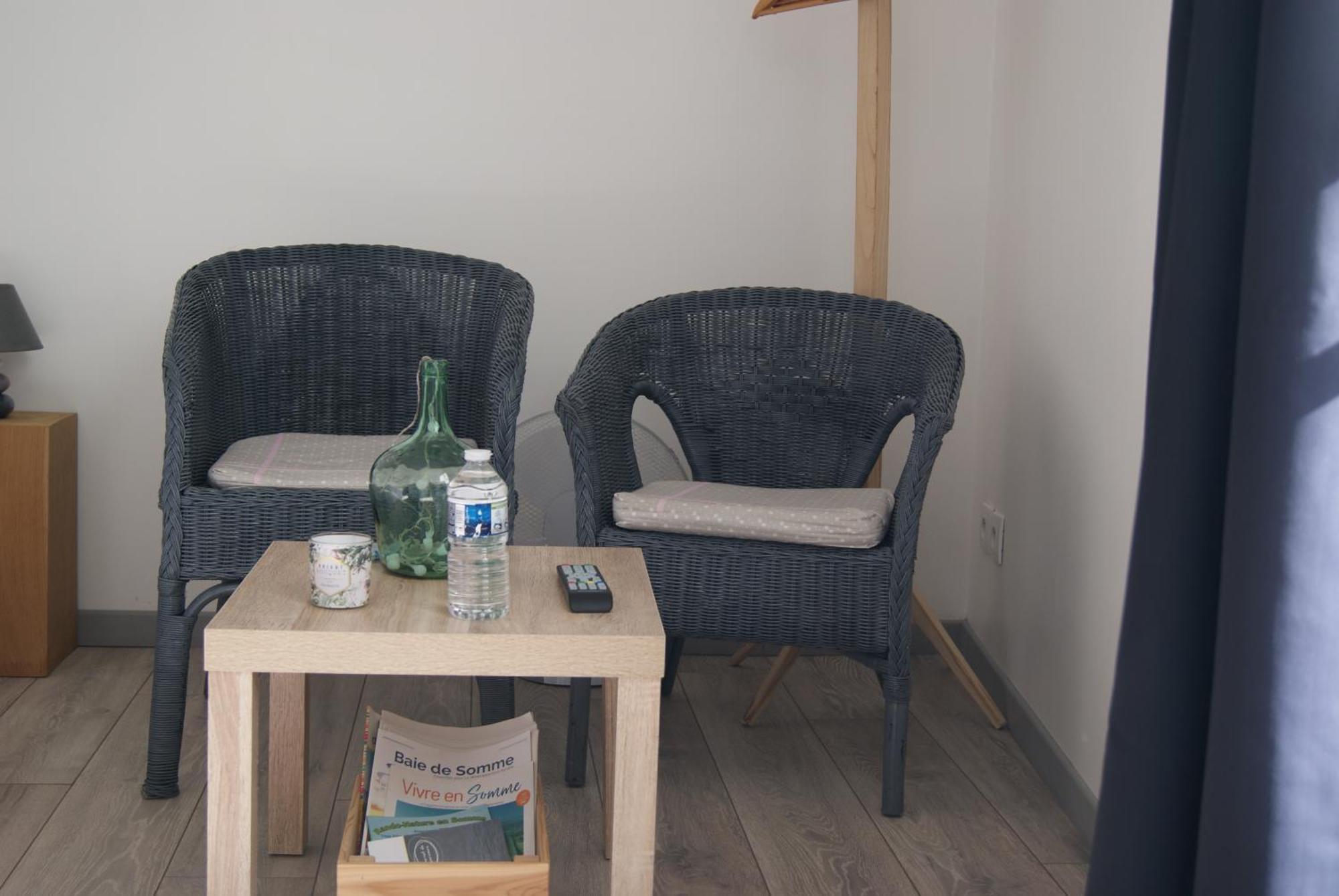 Bed and Breakfast La Longere De Suzanne Arrest Екстер'єр фото